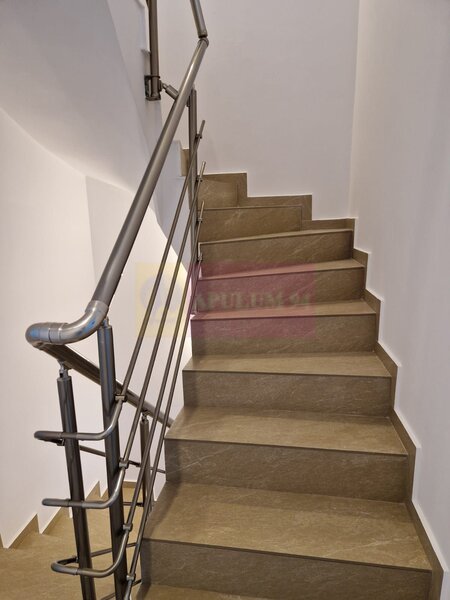 Vila cu curte individuala, zona centrala Popesti-Leordeni